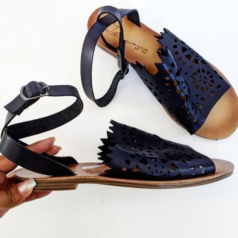 Vintage Havana laser sandals size 10